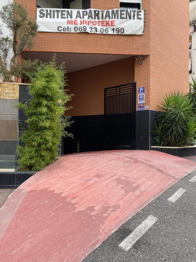 Nemis Apartments In The Centre Of Tirana Four Free Parking Exteriör bild