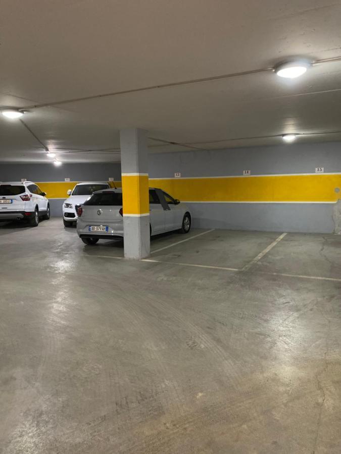 Nemis Apartments In The Centre Of Tirana Four Free Parking Exteriör bild