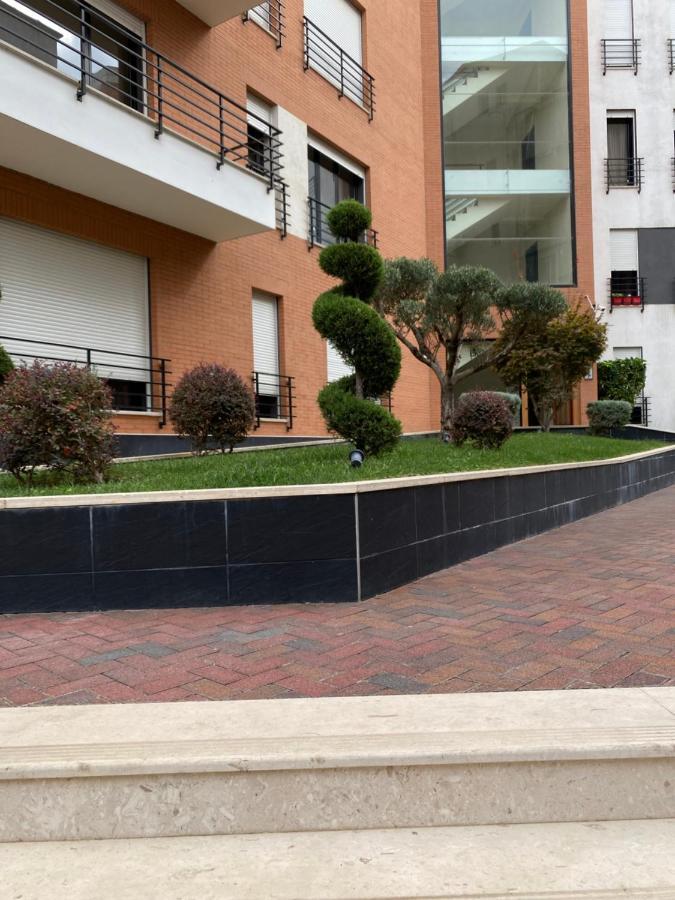 Nemis Apartments In The Centre Of Tirana Four Free Parking Exteriör bild