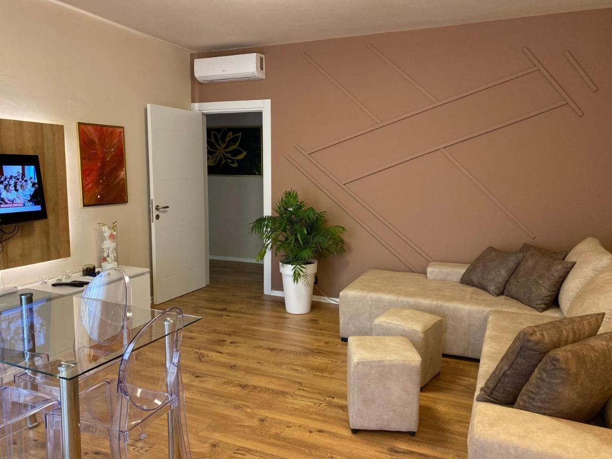 Nemis Apartments In The Centre Of Tirana Four Free Parking Exteriör bild