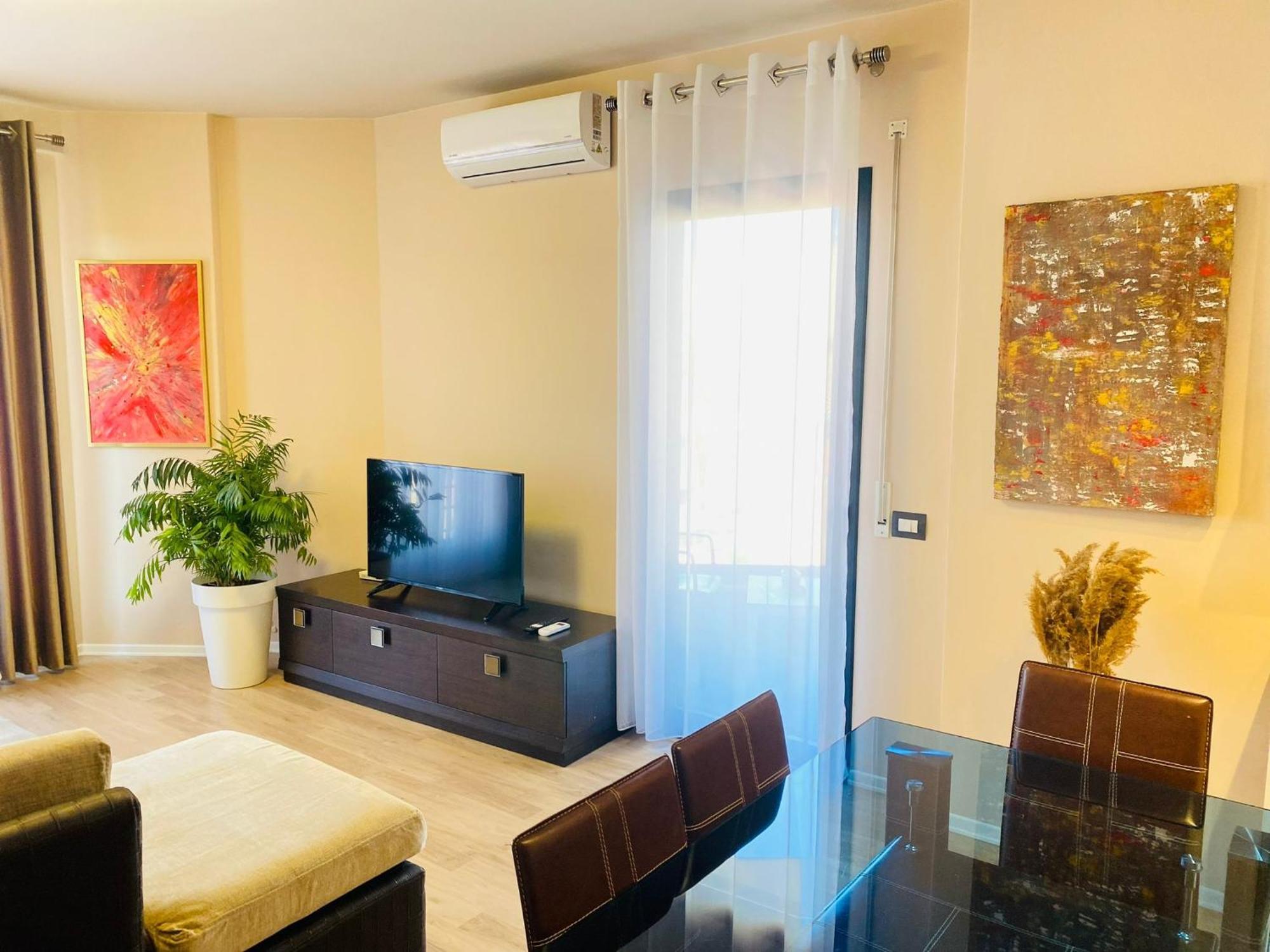 Nemis Apartments In The Centre Of Tirana Four Free Parking Exteriör bild