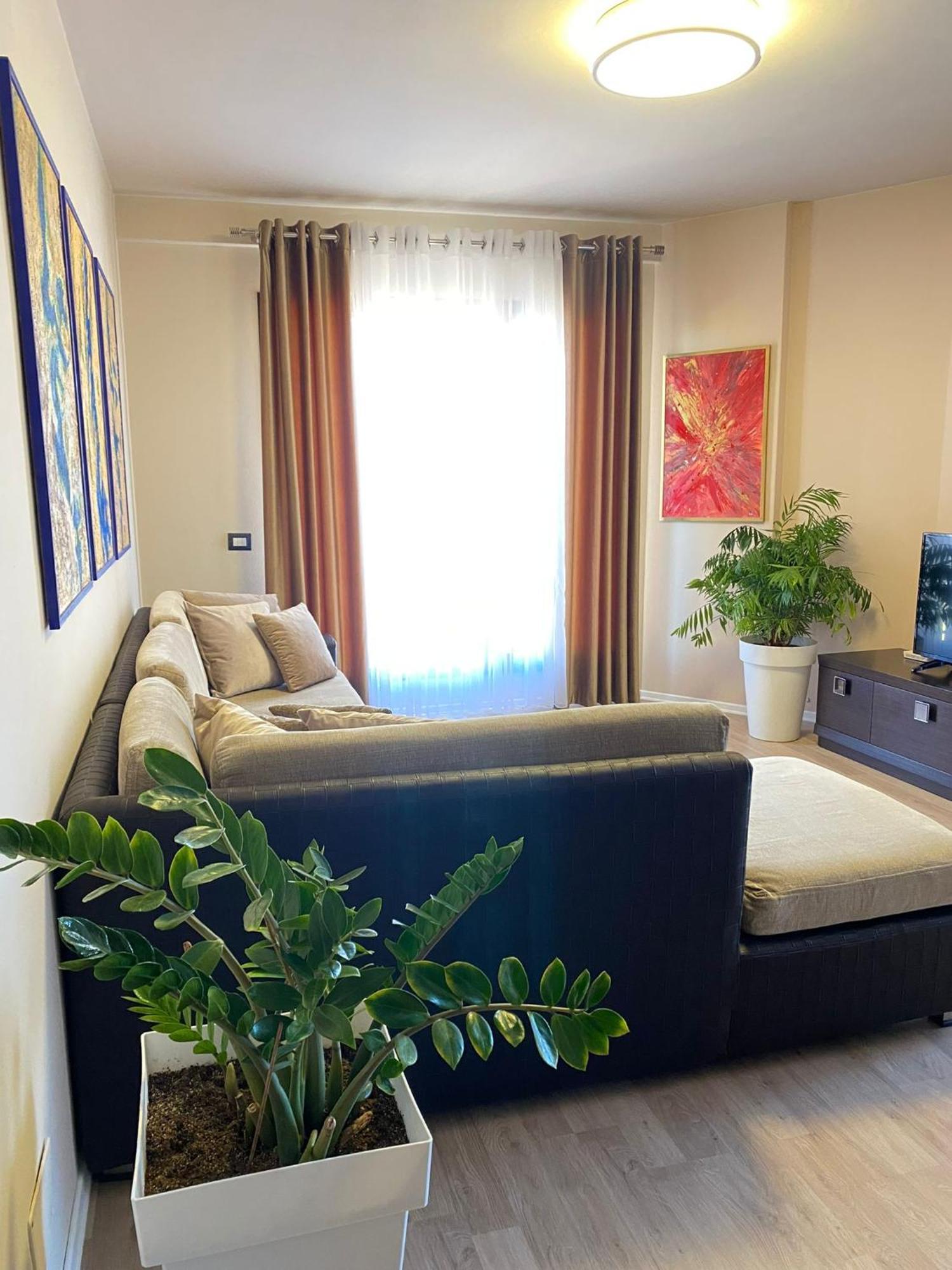 Nemis Apartments In The Centre Of Tirana Four Free Parking Exteriör bild