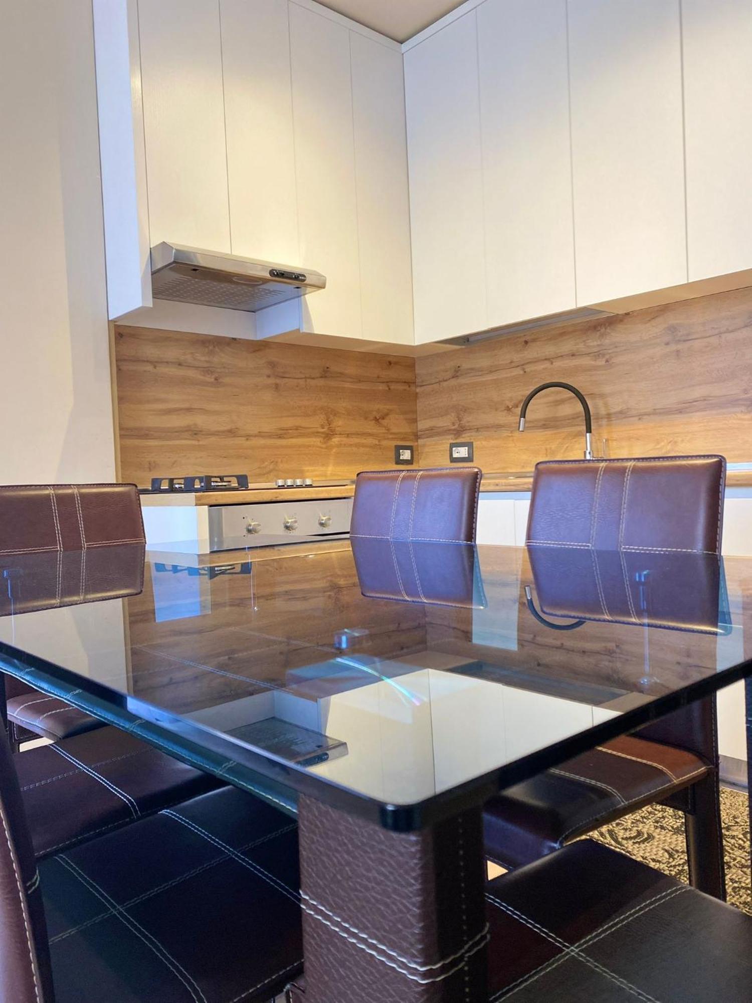Nemis Apartments In The Centre Of Tirana Four Free Parking Exteriör bild